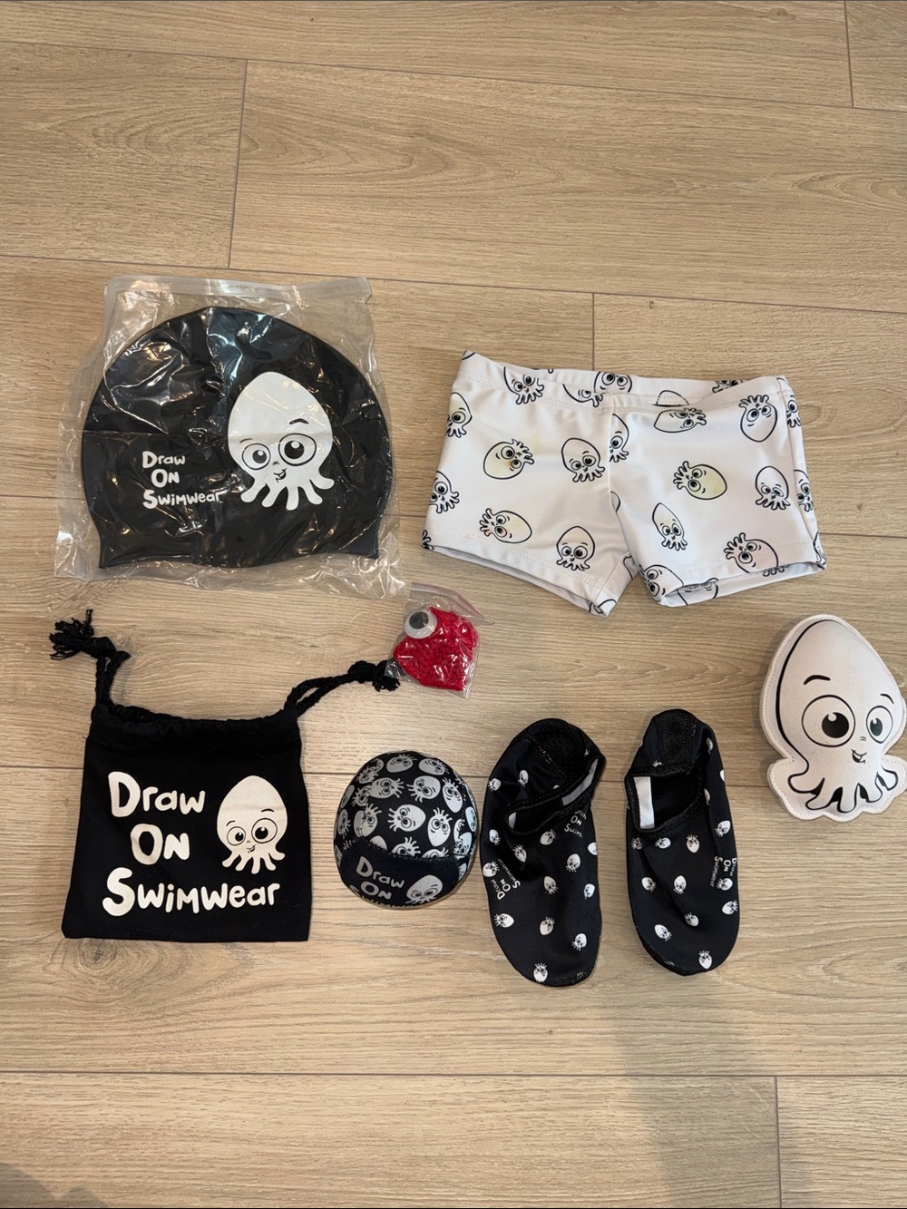 On Running Kids Swim Set – Black and White Octopus Graphics